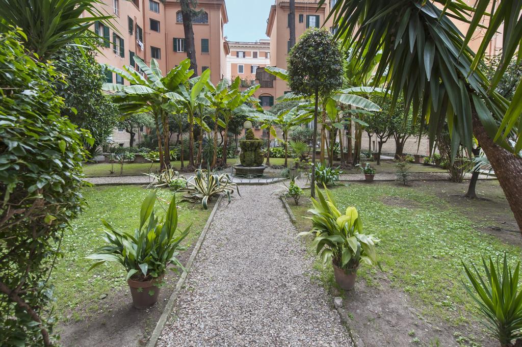 Vatican White Domus Apartment Rome Exterior photo